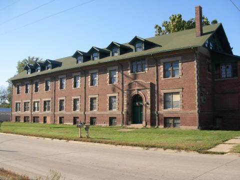 620 Scott - Rose Manor